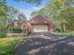3180 Eagle Ln, Bushkill, PA 18324