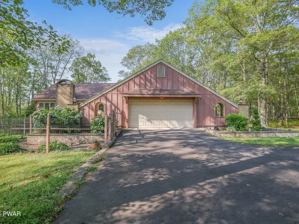 3180 Eagle Ln, Bushkill, PA 18324