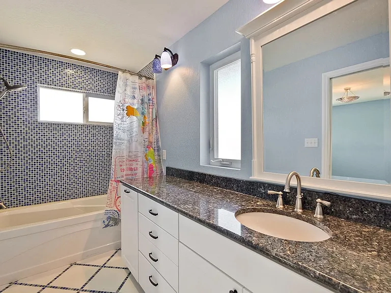 341 Hillsdale Ave — Photo 45
