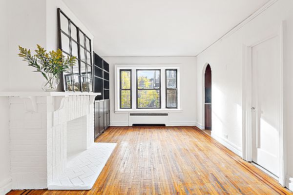 1st image of 22 Grove St APT 4F