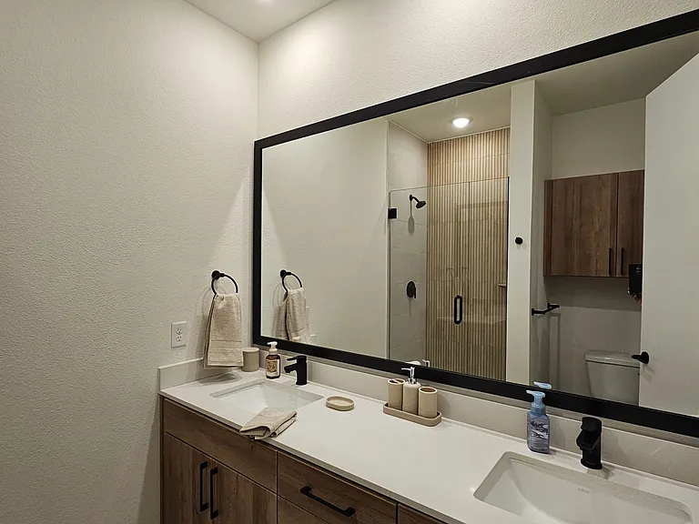 719 E Locust St #3111 — Photo 6