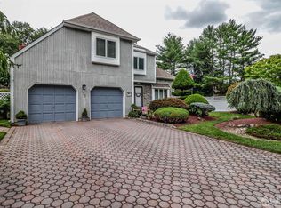 30 Lark Pl, Old Bridge, NJ 08857