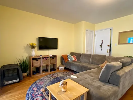 Rented by REAL New York | media 6