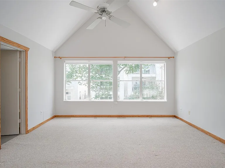 5425 Dickson St — Photo 27