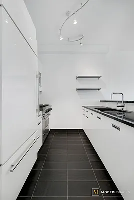 Rented by Modern Spaces | media 17