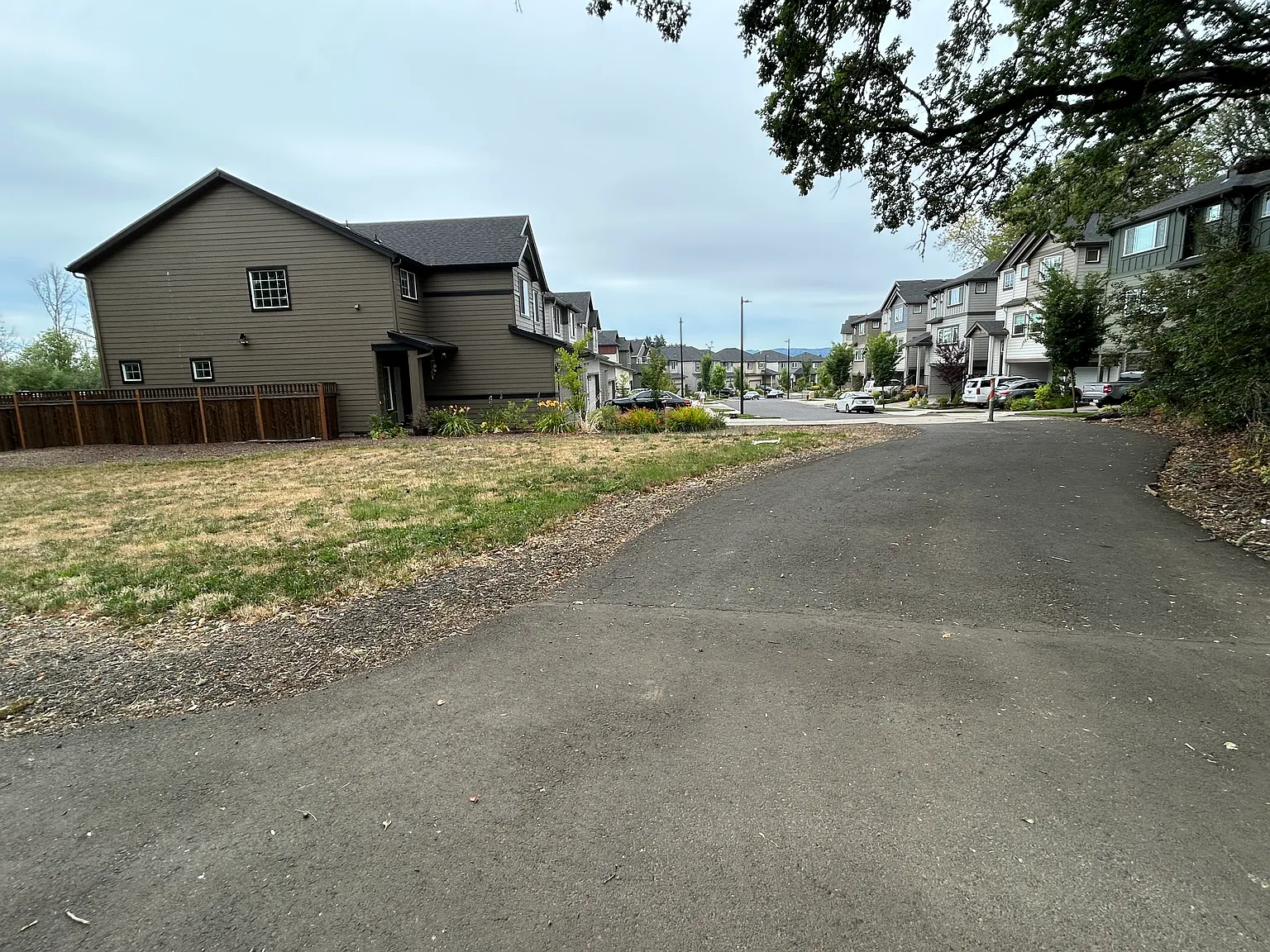 4 bed, 2.5 bath, 2118 sqft, $3,195 — Photo 2