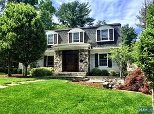 116 Oshaughnessy Ln, Closter, NJ 07624
