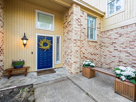 2nd image of 2715 Maple Glade Drive