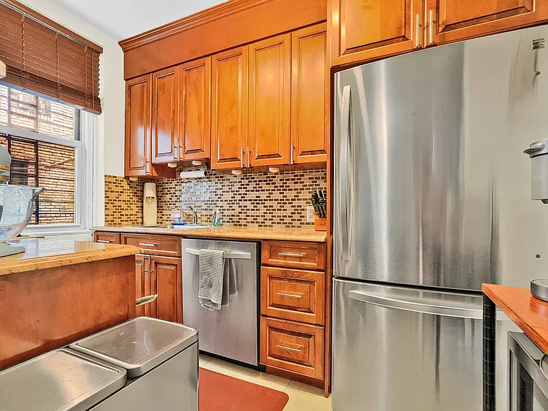 21-37 33rd St #1C — Photo 7