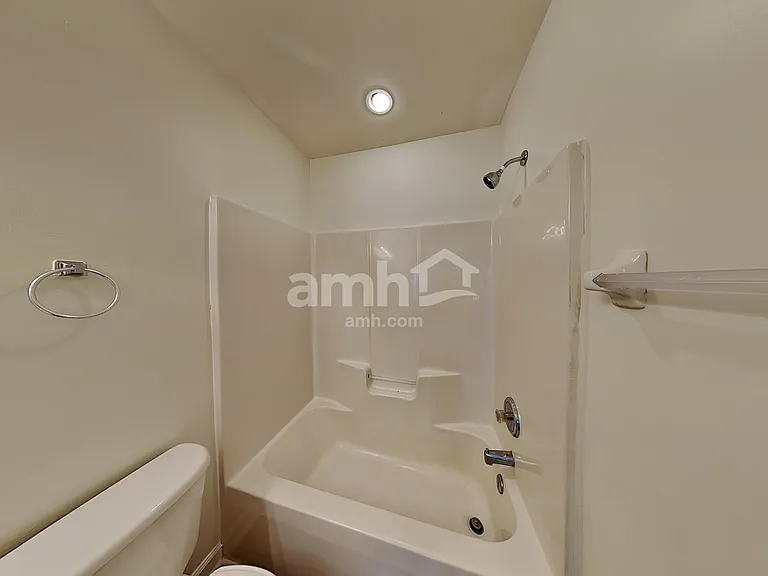 1014 Holly Park Dr — Photo 15