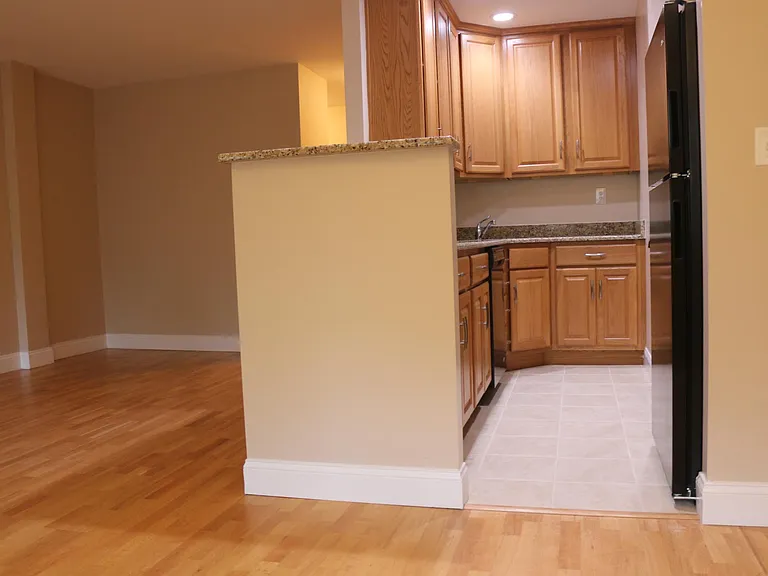 Heritage House Apartments — Photo 18