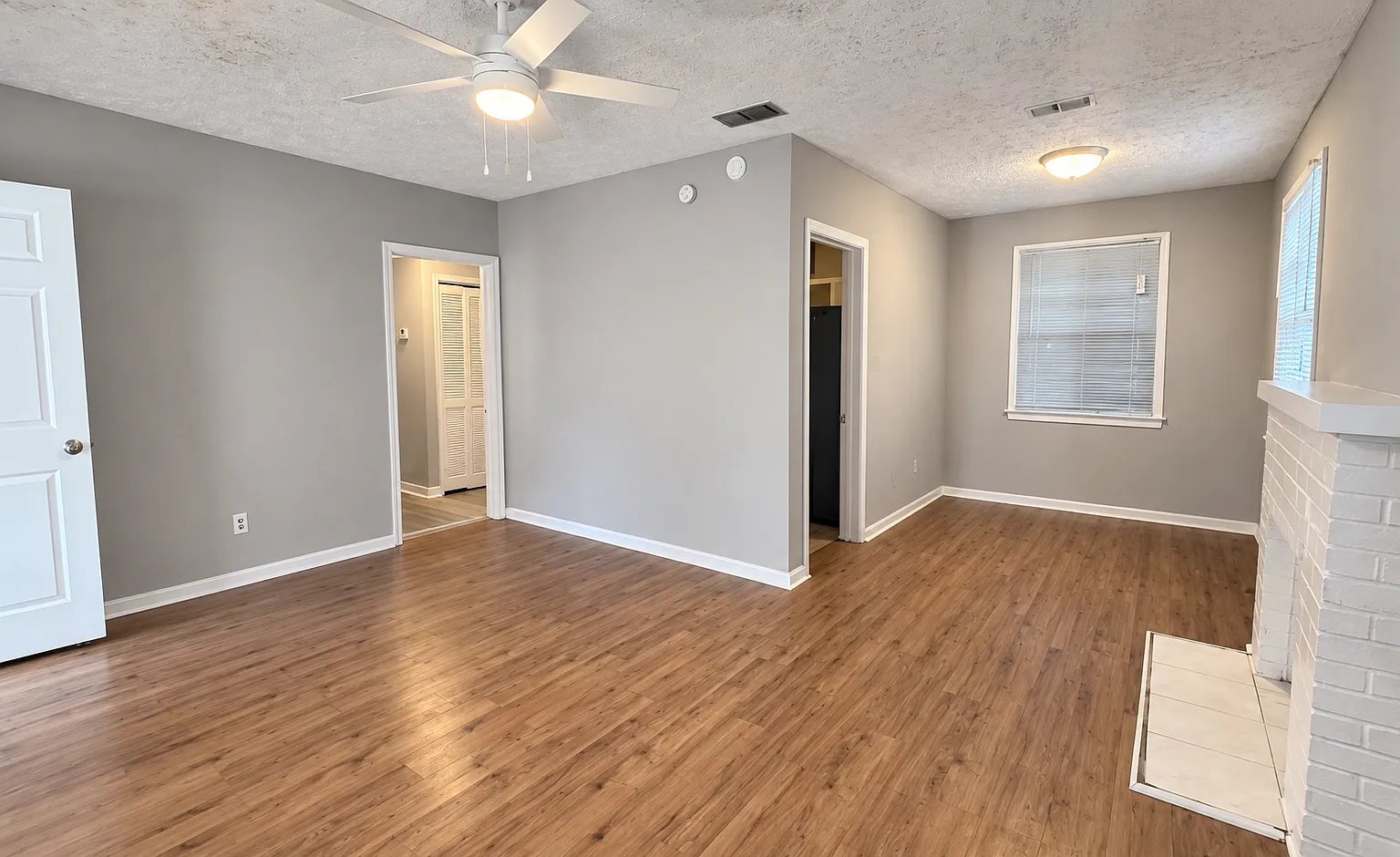 3 bed, 932 sqft, $1,250 — Photo 3
