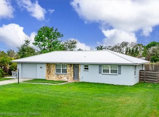 1533 Chatsworth St, Lake Placid, FL 33852