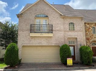 9112 Harbor Hills Dr, Houston, TX 77054