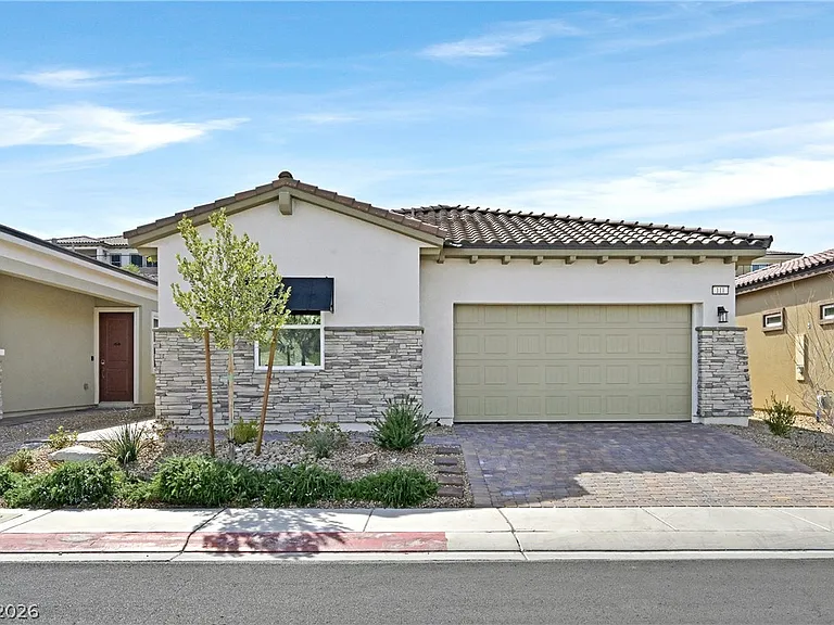 111 Ibiza Lake Dr — Photo 1