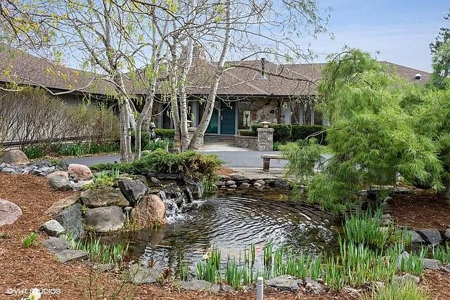 12 Oakdene Dr photo 1