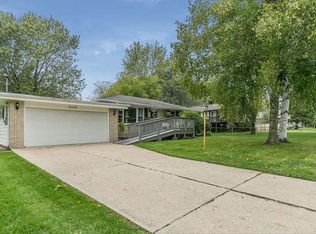 8226 202nd Ave, Bristol, WI 53104