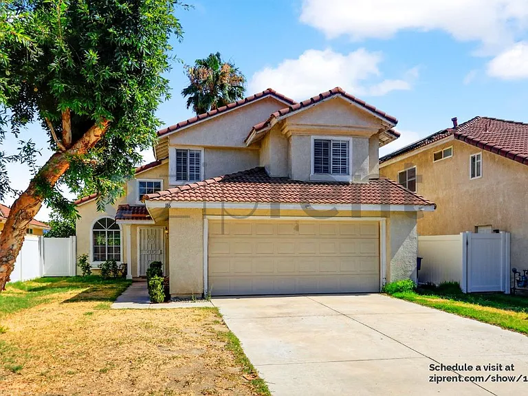 116 N Plymouth Way — Photo 1