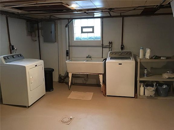 3rd image of 2624 Greengarden Blvd