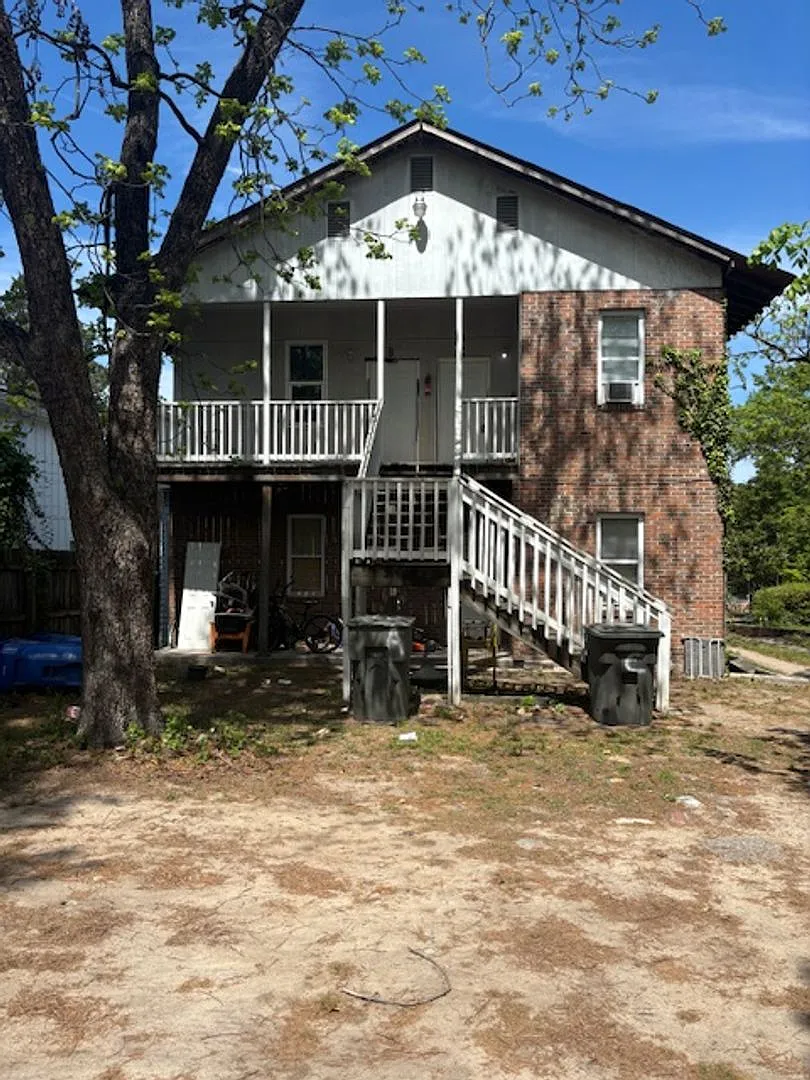 2508 Laurel St. — Photo 1