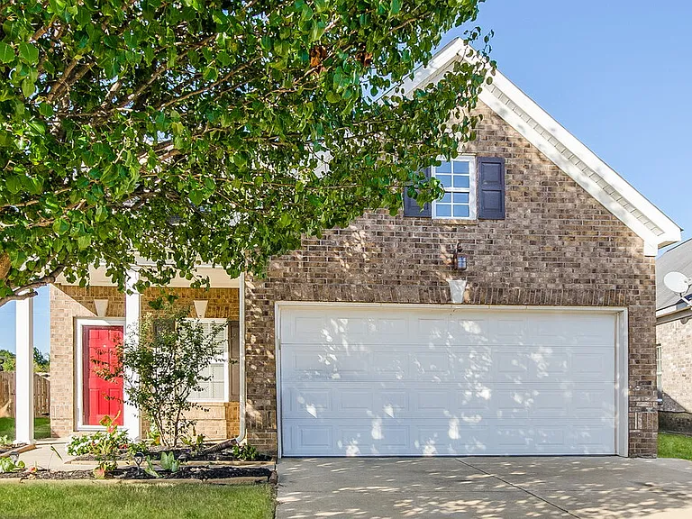 9934 White Poplar Dr — Photo 1