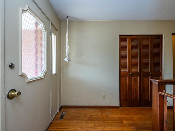 3rd image of 4334 Laurel Dr