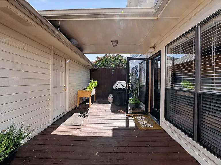 6015 Homestead Ct — Photo 20