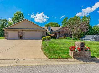 9771 S Watertower Dr, Haubstadt, IN 47639