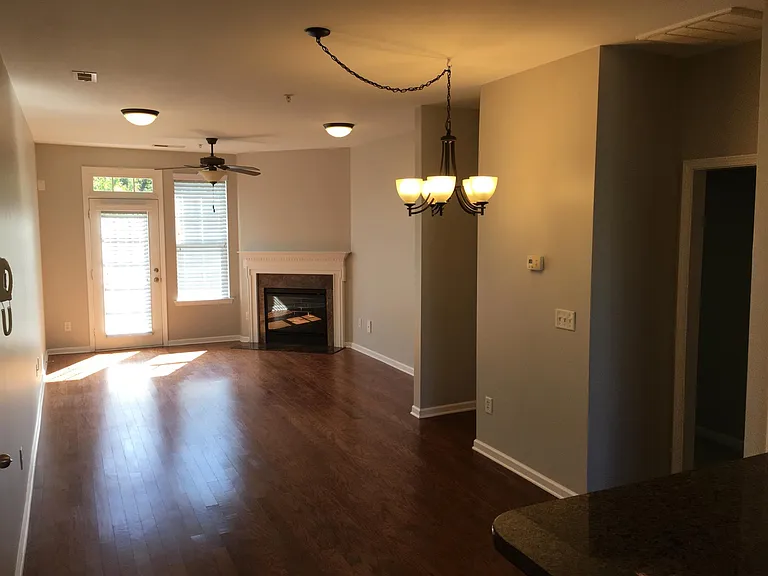 1616 Walnut View Dr — Photo 9