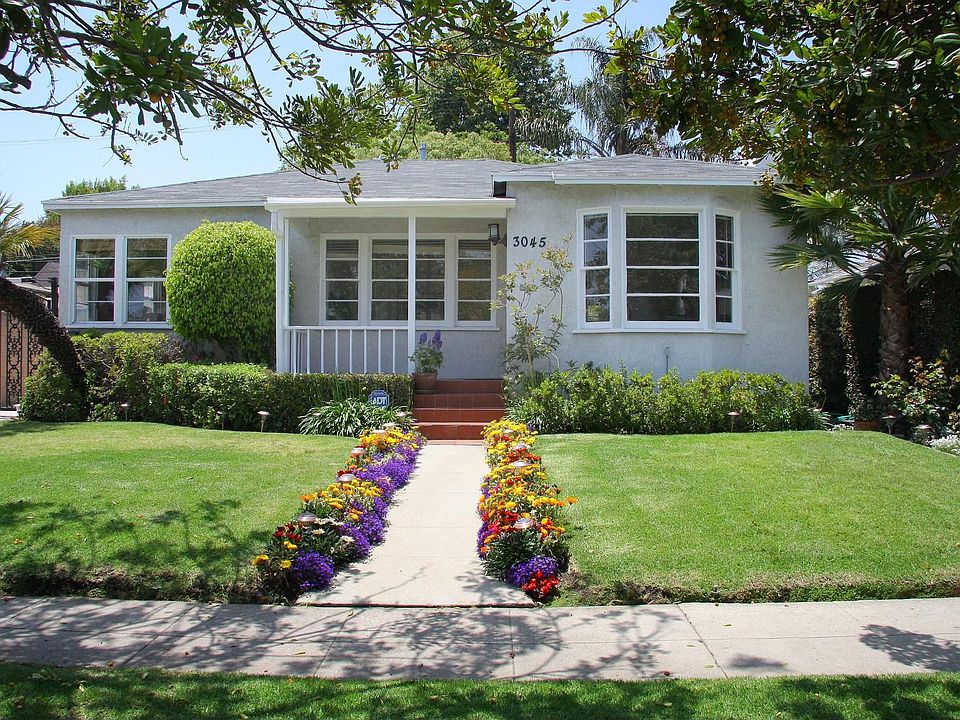 1st image of 3045 S Beverly Dr