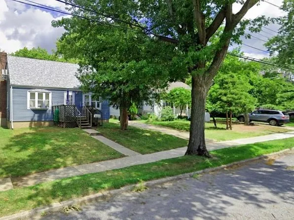 93 Daleham St, Staten Island, NY 10308