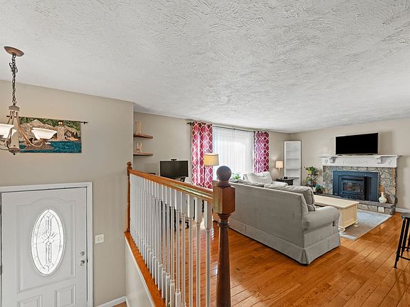 5th image of 10 Wentworth Street