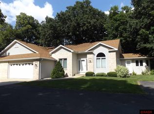 1540 Pleasant View Dr APT 202, North Mankato, MN 56003