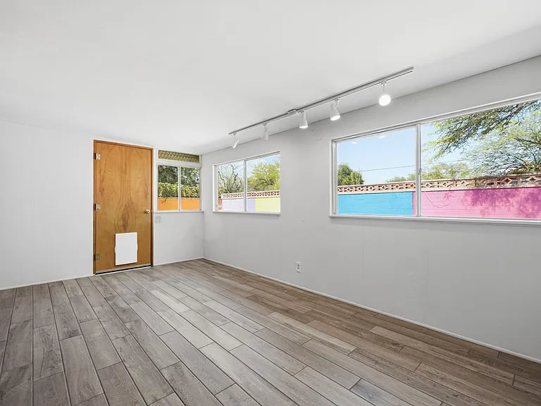 626 N Venice Ave — Photo 11