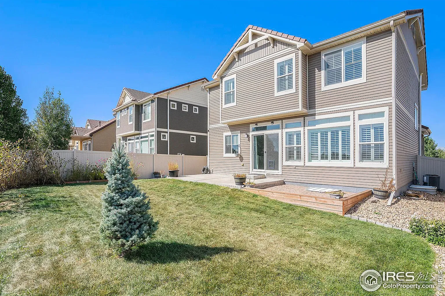 5 bed, 2900 sqft, $3,200 — Photo 4