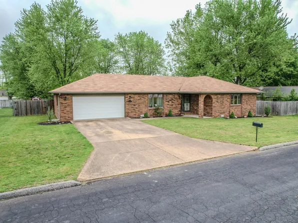815 E 16th Street, Mountain Grove, MO 65711