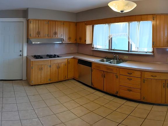 5th image of 234 Grumbach Ave