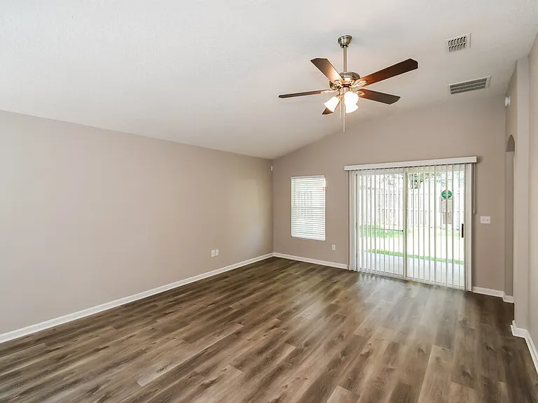 1403 Creek Point Blvd — Photo 3