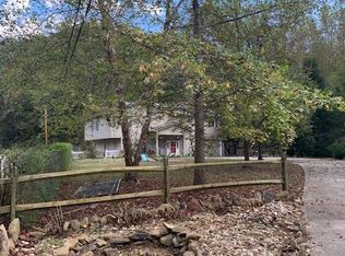 2433 Upper Second Creek Rd, Hazard, KY 41701
