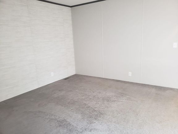 5th image of 29 Berry Ln