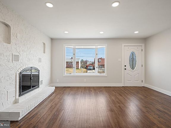 4th image of 552 Allegheny Rd