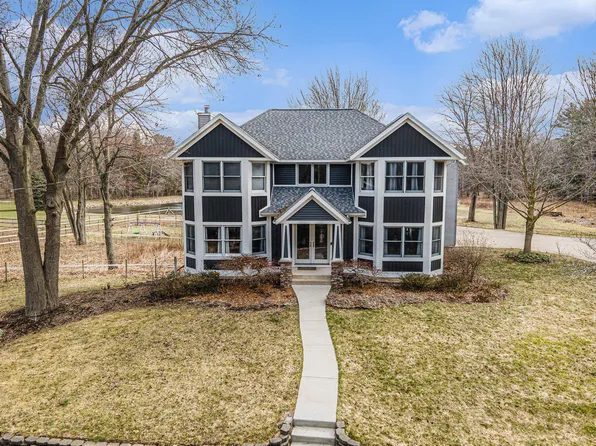 6340 Butternut Dr, West Olive, MI 49460