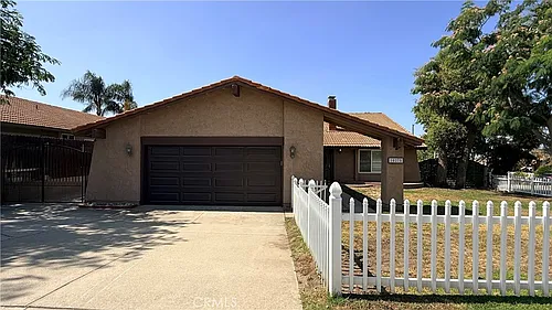 10275 Banyan St Photo 1