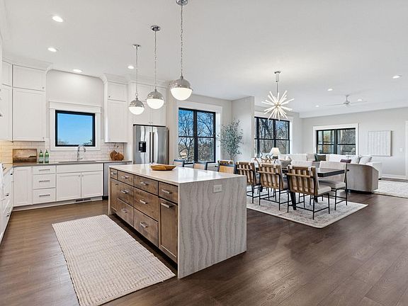 3rd image of 5754 Shady Oak Rd #1