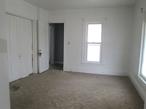3rd image of 327 Benton St