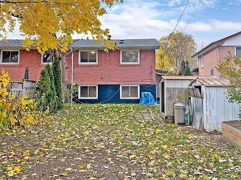 65 Holcolm Rd #UPPER — Photo 16