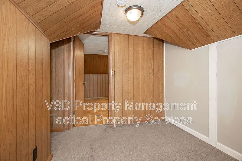 3 bed, 1.0 bath, 1176 sqft, $1,295 — Photo 4