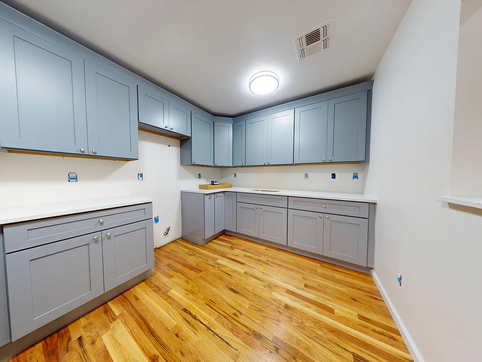 3 bed, 1126 sqft, $3,650 — Photo 2