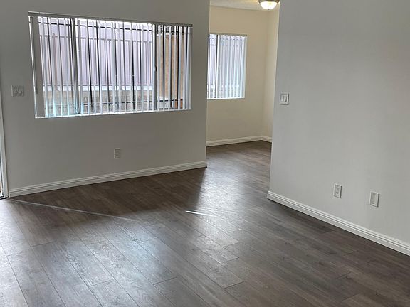 3rd image of 833 N Hudson Ave #2