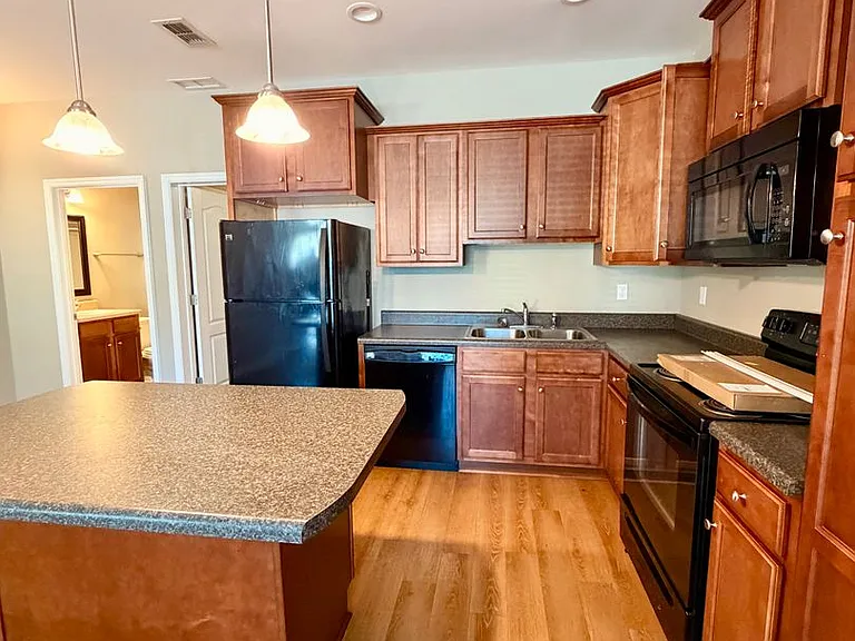 2017 Tyson Green Ave #202 — Photo 3